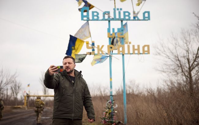 Зеленский посетил позиции ВСУ в Авдеевке