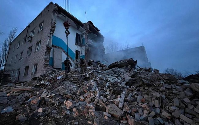 Авіаудар РФ по Нью-Йорку: під завалами можуть залишатися люди, пошук призупинили