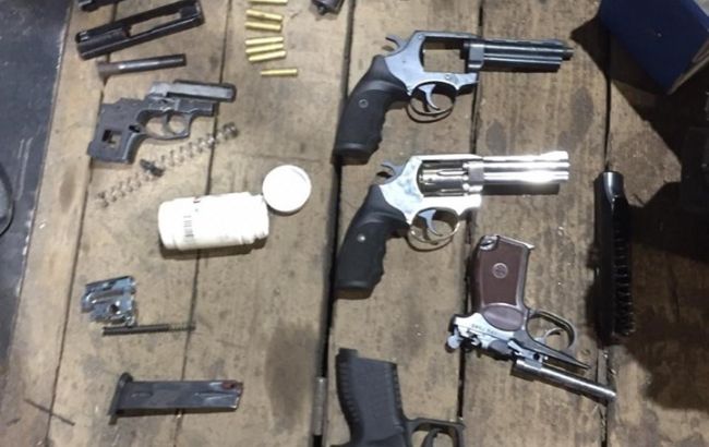 В Киевской области нашли арсенал оружия