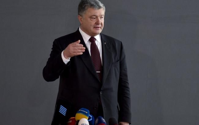 Порошенко в суде рассказал о назначении Турчинова на пост и.о. президента