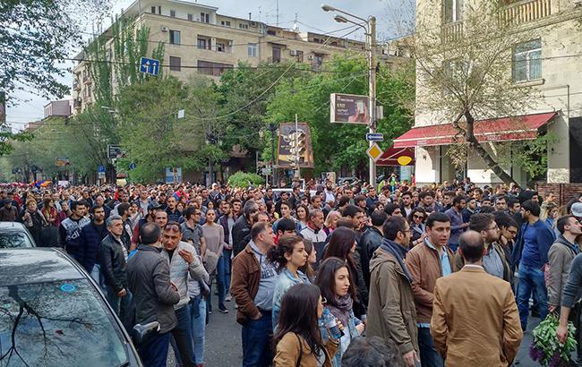 В Армении официально подтвердили задержание трех депутатов