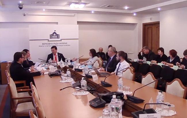 Комитет просит Кабмин дать заключение по закону о защите прав почтальонов