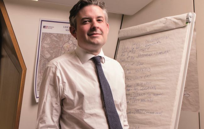 Британский парламент хочет заблокировать жесткий Brexit