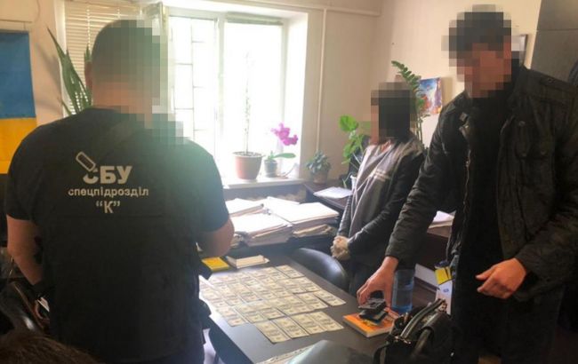 Требовал взятки за "правильное" решение: в Днепре СБУ разоблачила судью на коррупции