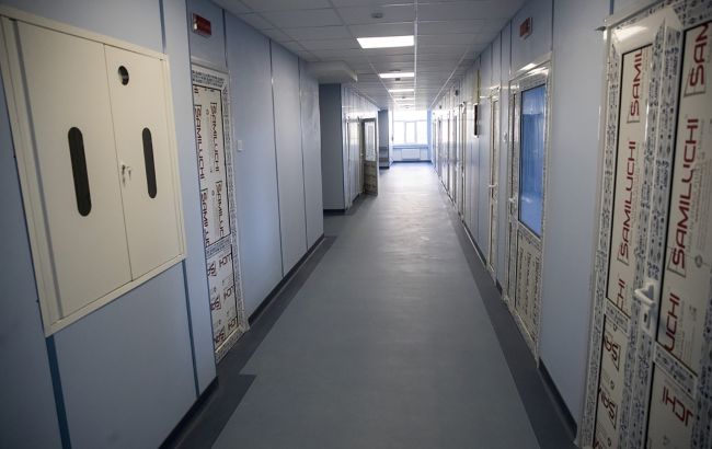 Кличко показав ремонт Київського міського центру нефрології та діалізу