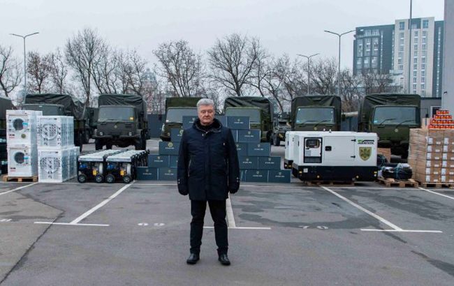 Порошенко везе великий вантаж у бригади ЗСУ