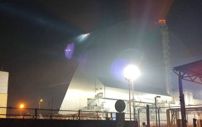 Росіяни вночі вдарили дроном по укриттю на ЧАЕС: Зеленський показав відео