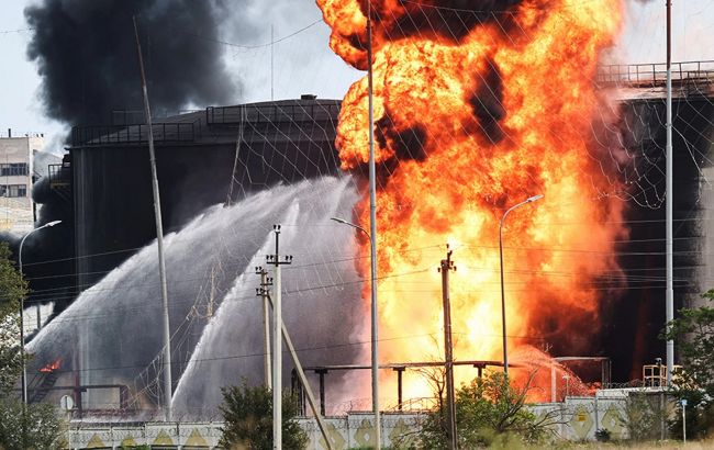 Діпстрайки по РФ. Reuters розповіло, як Україні вдається нищити російські НПЗ