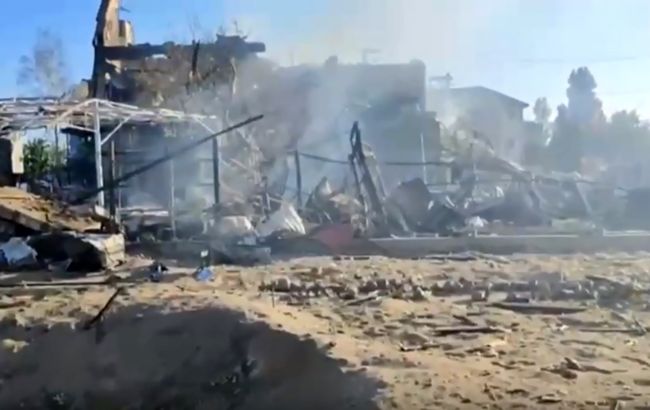 Зеленский показал последствия удара по Затоке (видео)