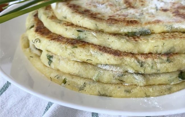Ніжні картопляні палянички із зеленню: рецепт, який підкорює з першого разу