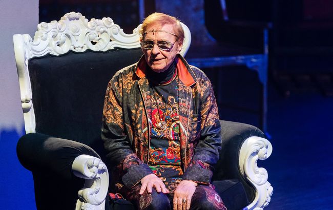 Стало известно, кто получит наследство Романа Виктюка