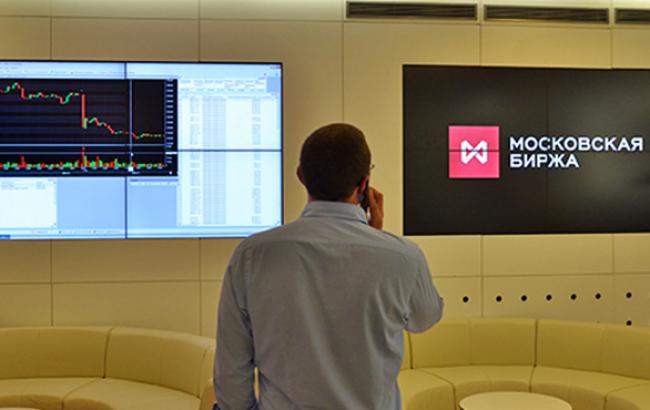 На Московской бирже курс евро вырос до 72 рублей