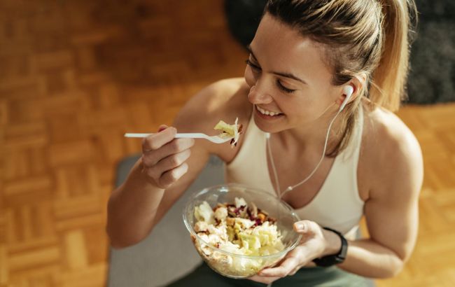 Для сили та витривалості: що їсти перед йогою чи силовими тренуваннями?