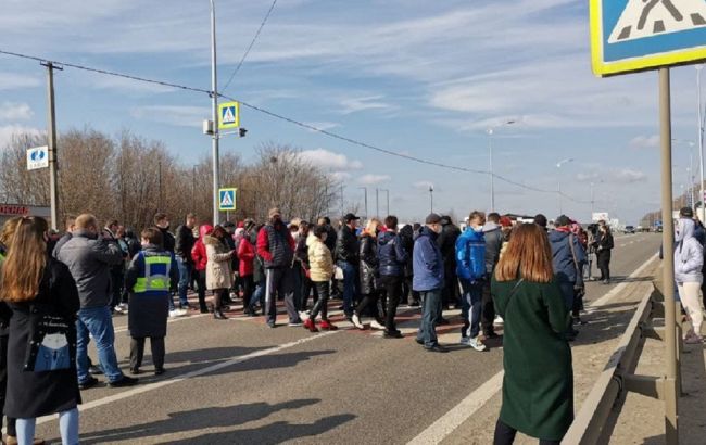 Карантинний протест у Полтаві: мітингувальники перекрили трасу Київ-Харків