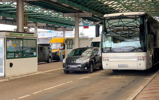 Миллион гостей. Откуда в Украину едут иностранцы во время войны