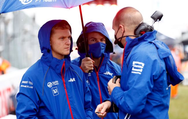 "Хаас" скоротив перелік кандидатів на місце в сезоні-2023: відома доля Шумахера-молодшого