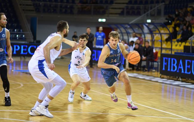 Оборонець "Будівельника" замінив травмовану зірку збірної України