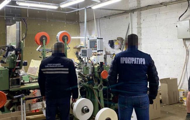 Правоохоронці викрили підпільний цех з виготовлення сигарет: вилучино продукції на 20 млн гривень