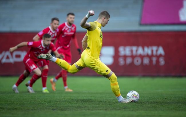 УПЛ раздала последние призы года: кто лучший футболист и тренер месяца