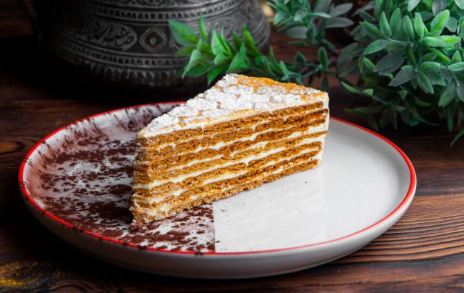 Торт "Пломбір" за 20 хвилин без духовки: ідеальний варіант десерту