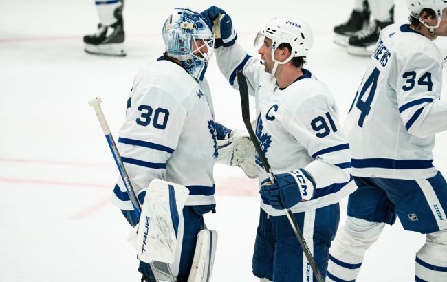 Вратарь "Торонто" с первым шатаутом сезона возглавил топ-3 звезд вечера НХЛ: видео