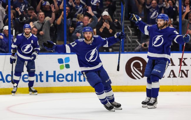 Форвард "Тампи" з дублем став головною зіркою вечора НХЛ: відео