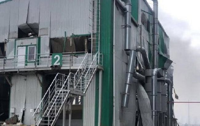 В Николаевской области оккупанты нанесли ракетный удар по элеватору