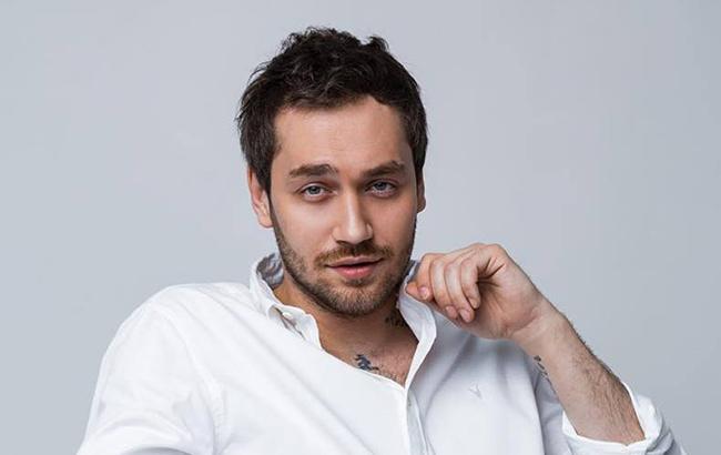 Холостяк 8 сезон: хто з трьох фіналісток покинув проект