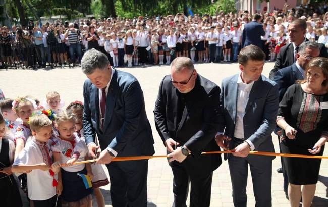 Порошенко: Днепропетровская область - одна из лидеров по созданию нового образовательного пространства
