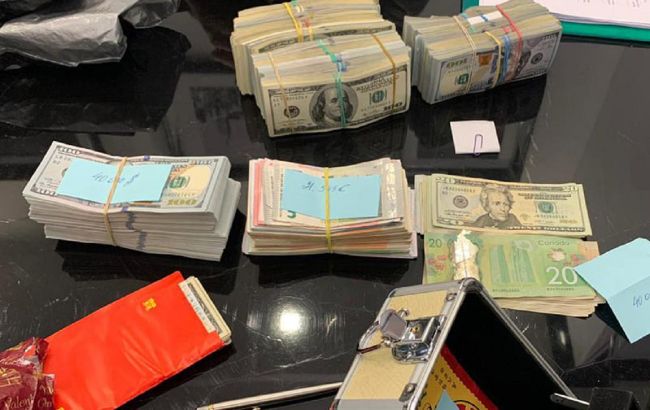 В Киеве разоблачили преступную группу: "крышевали" нелегальную торговлю в подземных переходах