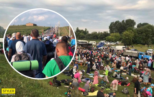 Появились фото крестного хода к Почаевской лавре: тысячи людей и все без масок