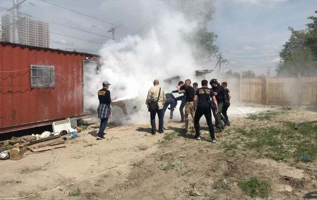 В Киеве на стройплощадке произошла драка между "азовцами" и "титушками", есть пострадавшие