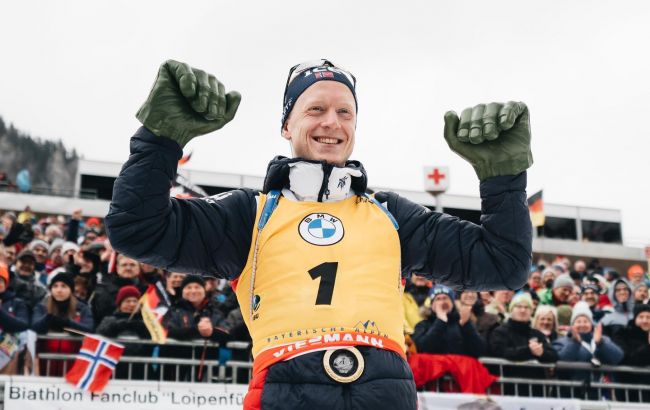 Йоханнес Бе триумфовал в спринте в Антхольце, украинские биатлонисты вне топ-30