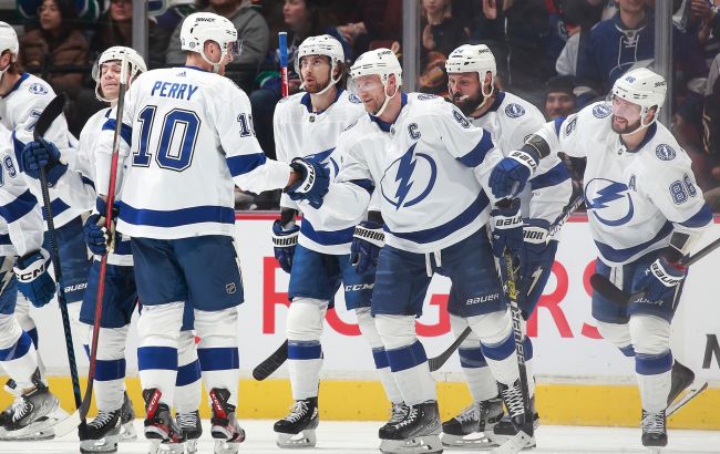Лідер "Тампи" з хет-триком і ювілеєм став головною зіркою вечора НХЛ: відео