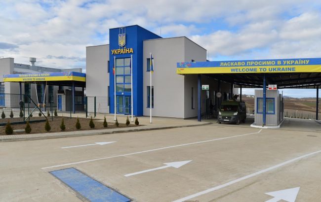 На украинско-румынской границе завершили реконструкцию пункта пропуска "Дьяковцы"