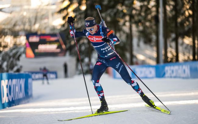 Йоханнес Бе завоевал третье "золото" на ЧМ-2023 по биатлону, Тищенко финишировал в топ-15