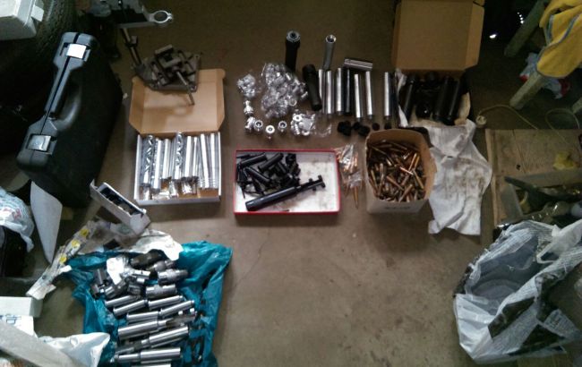 В Киеве СБУ пресекла деятельность подпольной мастерской оружия