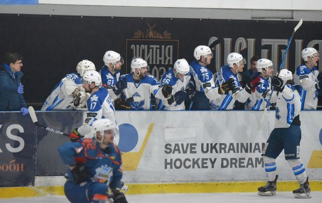 "Сокіл" відновив тренування у Києві: фото