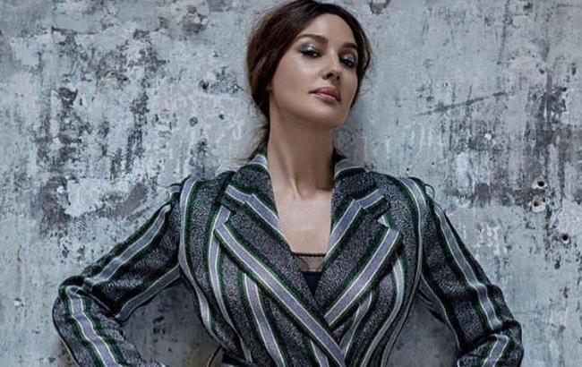 54-летняя Моника Беллуччи снялась в купальнике для итальянского глянца