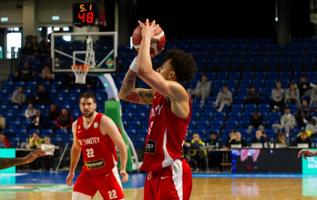 Зірка збірної України продовжив контракт із баскетбольним "Прометеєм"