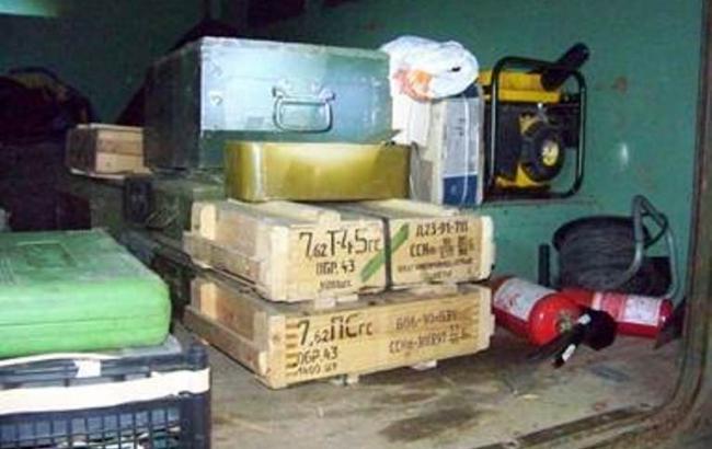 На Донбассе СБУ задержала грузовик, начиненный оружием