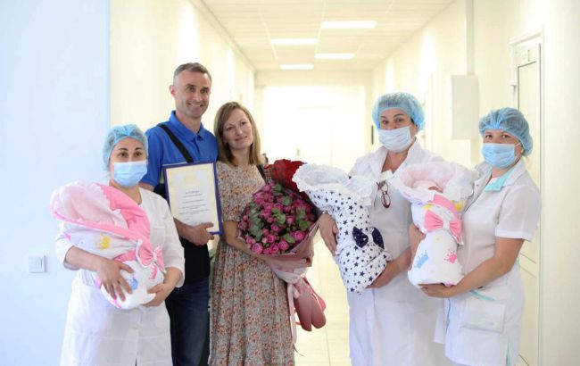 Символ відродження країни: у Дніпрі вперше за довгий час народилась трійня