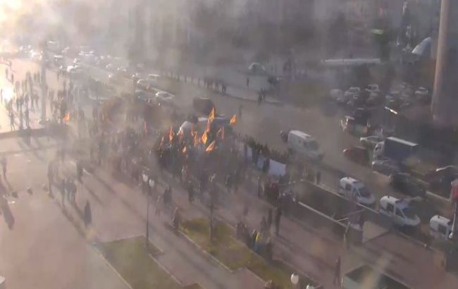 На Хрещатику розблокували рух транспорту