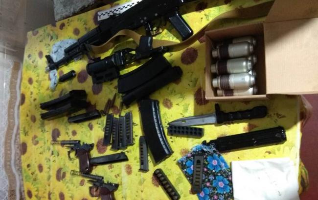 У Слов'янську викрили бойовика "ДНР" з арсеналом зброї