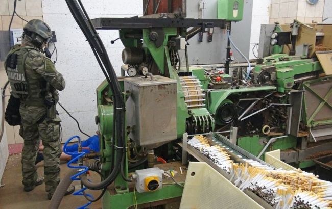 У Польщі "накрили" підпільну тютюнову фабрику, затримано сім українців