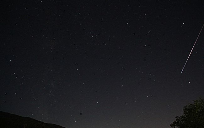 Пробил крышу и упал на подушку: в Канаде метеорит попал в частный дом