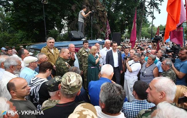 Ситуация под Радой: под&nbsp;зданием собралось 1тыс. митингующих