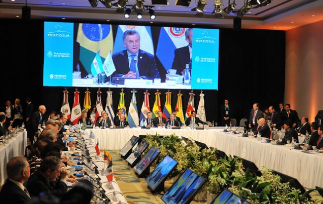 Объединение МЕРКОСУР приостановило членство Венесуэлы в организации