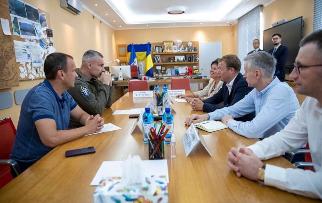 Київським лікарням встановлять автономні сонячні електростанції, - Кличко