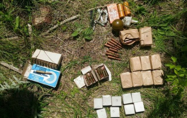 СБУ виявила в зоні АТО схованки з російською зброєю